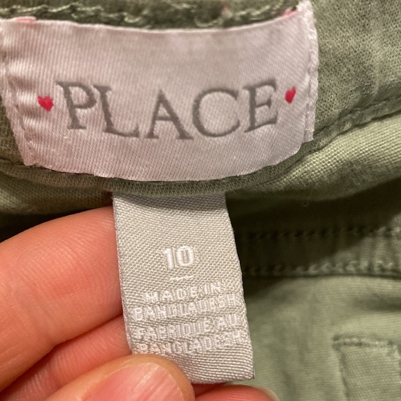 Girl’s Size Large (10-12) Bundle of 2: Sage Green Bermudas & Pale Blue Jersey - Picture 3 of 9